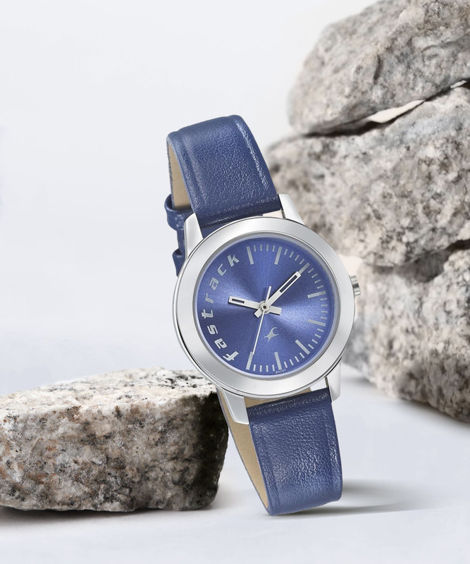 ZEBRONICS Panther Ambidextrous Optical Mouse 1600DPI, Silent Ergonomic, Power Saving Precision(2.4GHz Wireless, White)