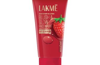 Lakme Blush & Glow Strawberry Freshness Gel Face Wash with Strawberry Extracts|| 150 g