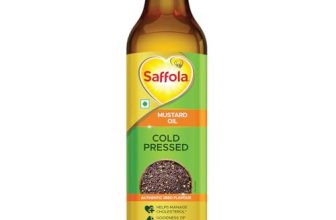 Saffola Cold Pressed Mustard Oil | 100% Cold Pressed Mustard Seed Oil | Kachi ghani Mustard Oil, 0 trans fat, Unrefined, Chemical free | Helps Manage Cholesterol, Goodness of Omega 3 with Authentic Seed Flavour | 1L Pet Bottle