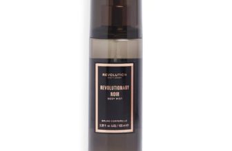 Makeup Revolution- Body Mist Spray- Revolutionary Noir | Spicy, warm and woody scent with vanilla and coffee notes |Luxurious scent, with instant glamour in a bottle |Travel friendly packaging|100ml