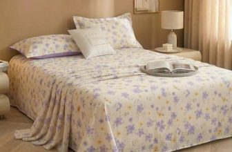 BSB HOME Cloud Cotton King Size bedsheet | Flatsheet Summer Sheet with Two Pillow Covers | Super Soft Bed Sheet for King Size Bed Durable| Floral Design (270 x 250 cm, Off White & Lavender Blossom)