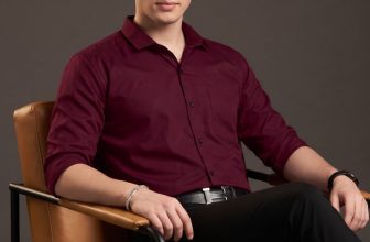 FIBERMILL Men Solid Formal Maroon Shirt