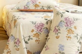 VAS COLLECTIONS King Size Bedsheet Set Cloud Cotton 270×240 cm | Soft Breathable Flat Bed Sheet with 2 Pillow Covers |Floral Printed Bedsheet for King Bed | Durable Bedding Set, Vintage Hydrangea