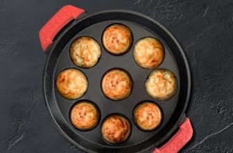 Pigeon Imperi Cast Iron Paniyaram/Appe Pan, 9 Pits, Free Silicone Grips, Pre-Seasoned,100% Toxin-Free, Naturally Nonstick, Paniyarakkal, Appam Patra, Paddu Maker,Strong & Durable, Gas & Induction